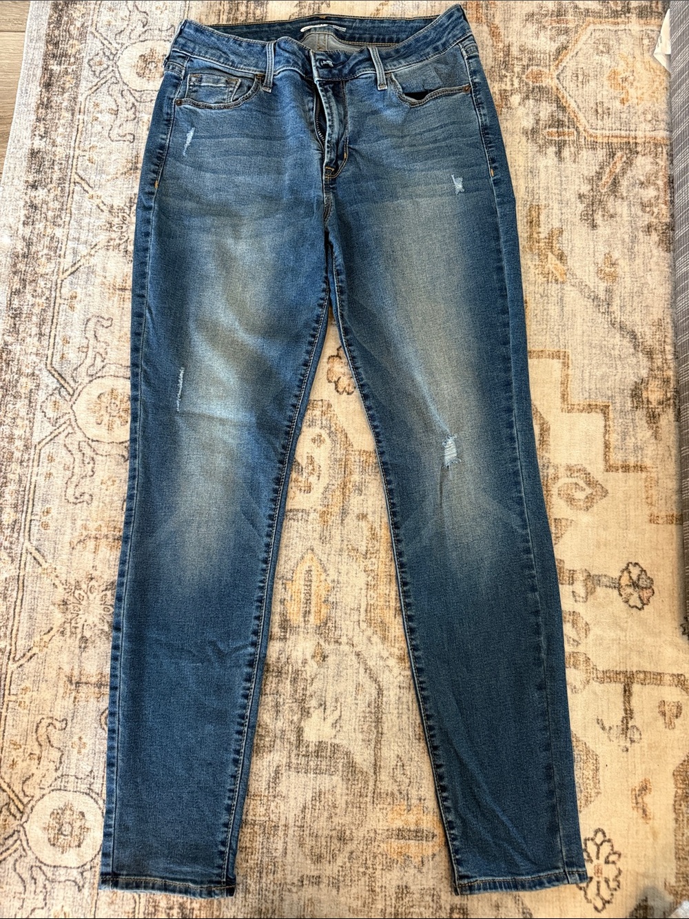 Old Navy Skinny Jeans in Medium Blue with Faded Highlights